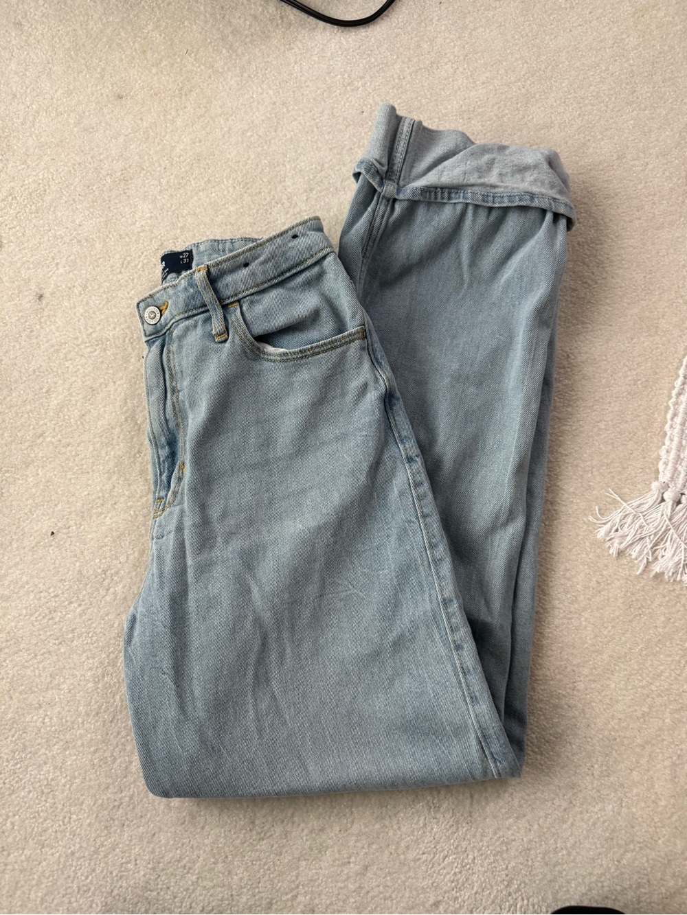 Hollister Light Wash Men’s Relaxed Jeans